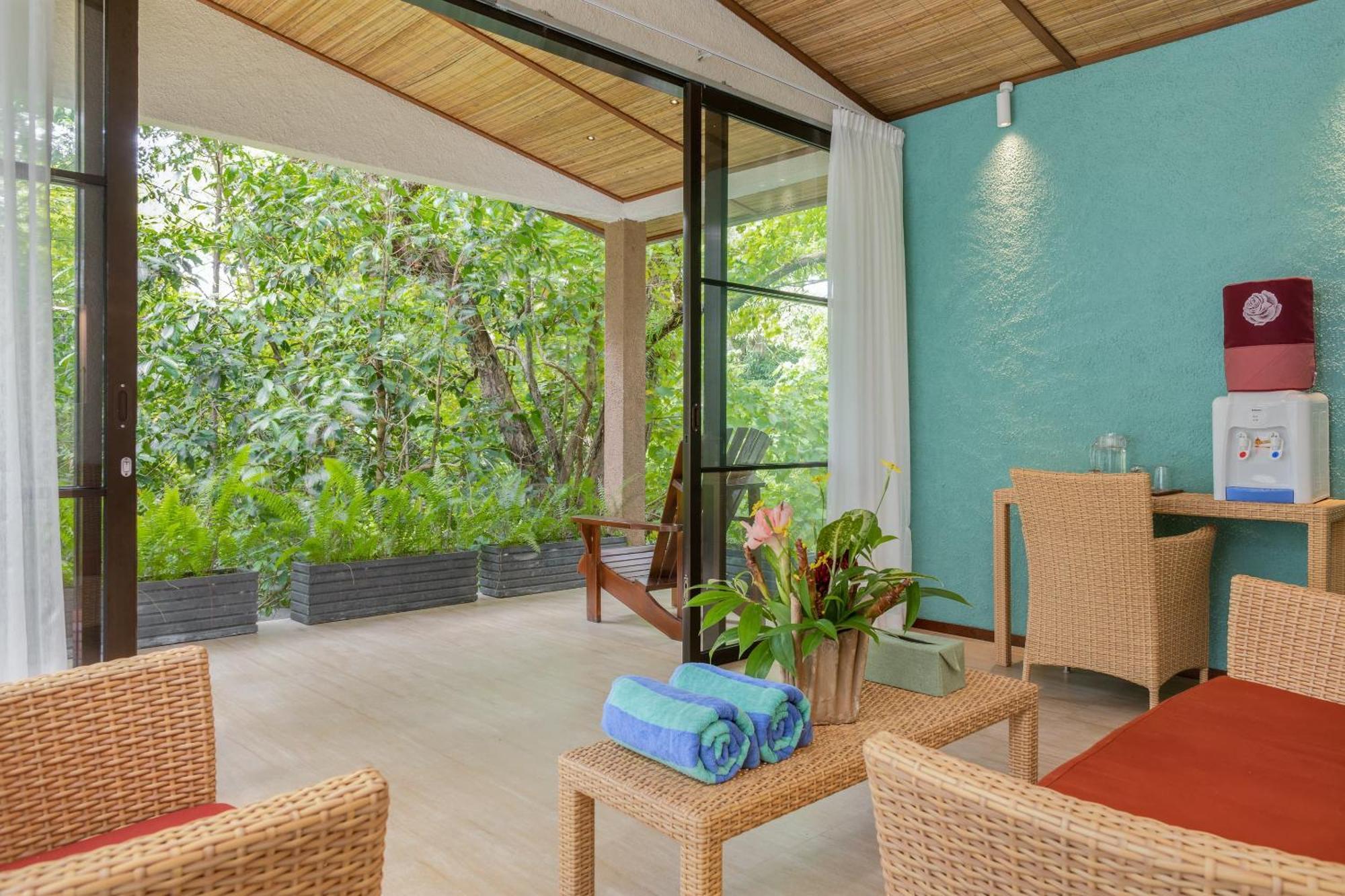 Thalassa Dive & Wellbeing Resort Manado Luaran gambar