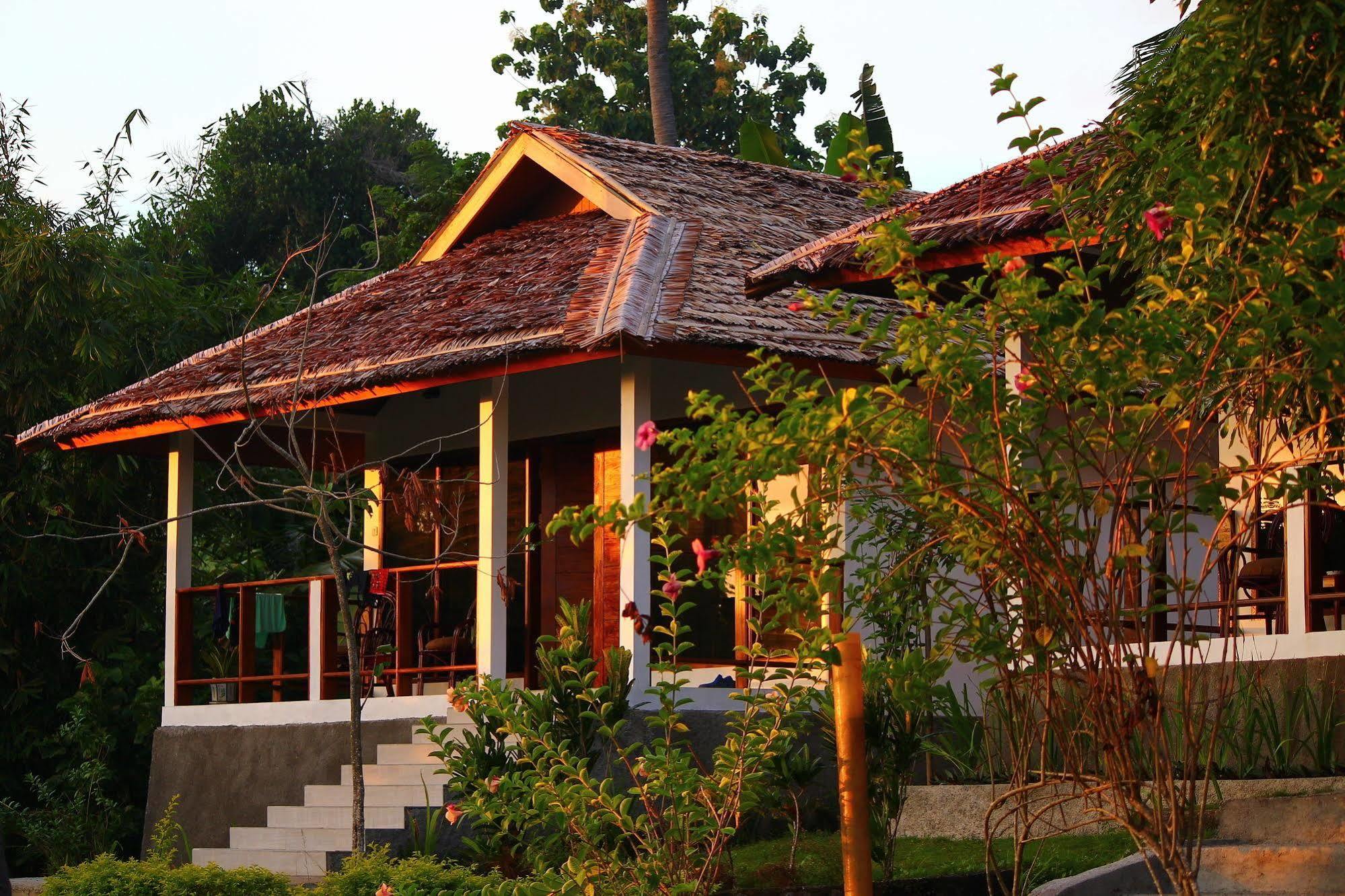 Thalassa Dive & Wellbeing Resort Manado Luaran gambar